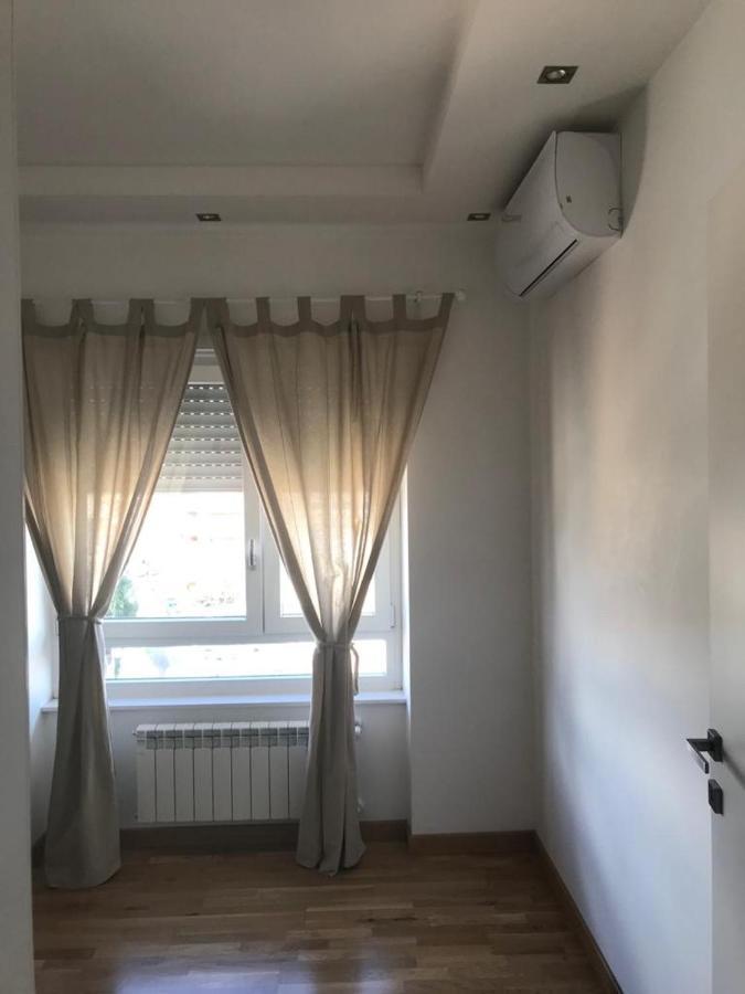 Madd House Bis Lejlighed Rom Eksteriør billede